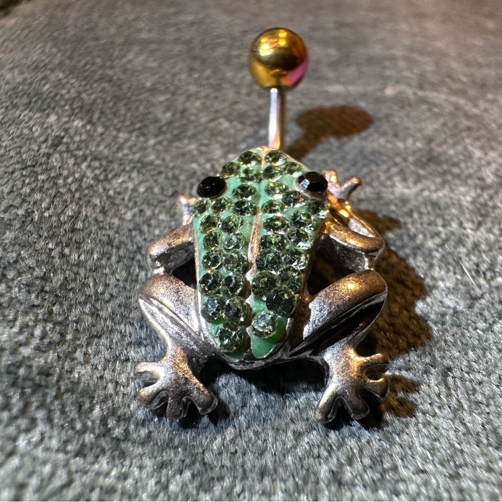 Pagoda Green Gemmed Tree Frog Belly Button Ring